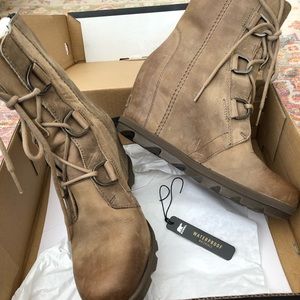 EUC waterproof leather Joan of Arctic wedge II